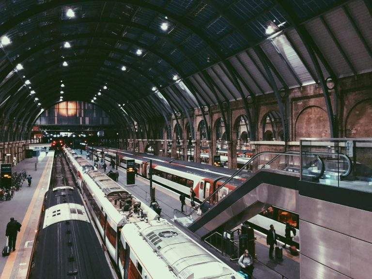 London UK Trains Stop as it Gets Too High temperature